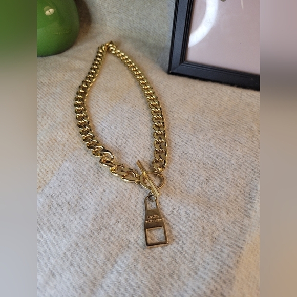 GOLD PLATED NECKLACE - Picture 3 of 3